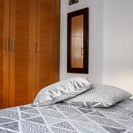 Penthouse Raggio Apartment Севиля Екстериор снимка