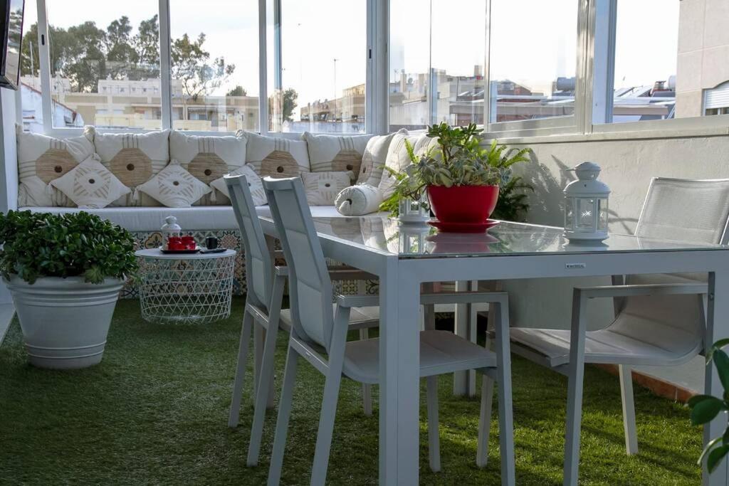 Penthouse Raggio Apartment Севиля Екстериор снимка