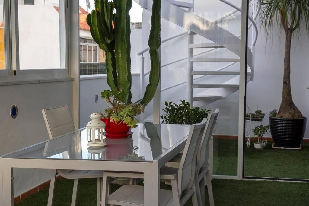 Penthouse Raggio Apartment Севиля Екстериор снимка