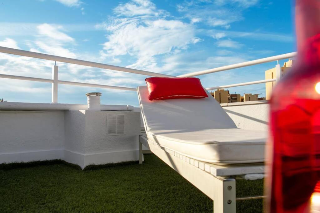 Penthouse Raggio Apartment Севиля Екстериор снимка