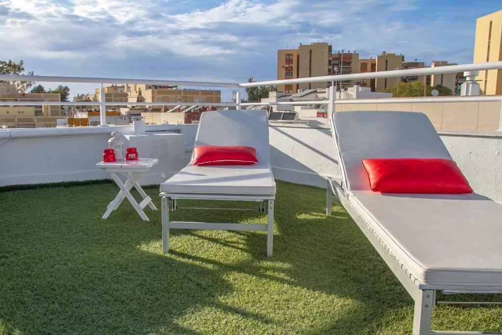 Penthouse Raggio Apartment Севиля Екстериор снимка